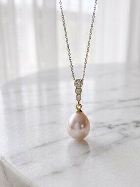 Ladies Pearl Necklace